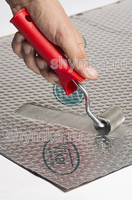 Ролик прикаточный металлический 
диаметр 29мм ширина 40мм пластиковая ручка